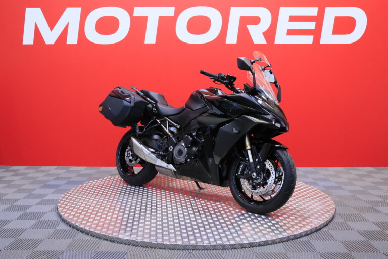 Suzuki - GSX-S - 1000GT // Juuri saapunut! / Vakkari / Kahvalämppärit / Huoltokirja / Laukut // - Moottoripyörä