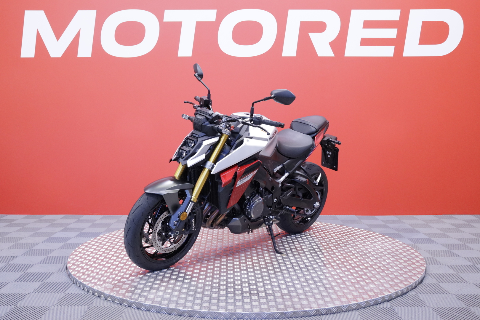 Suzuki - GSX-S - 1000 // Vaihtoehto uudelle / Suomipyörä / Huoltokirja / Alkuperäiskuntoinen // - Moottoripyörä