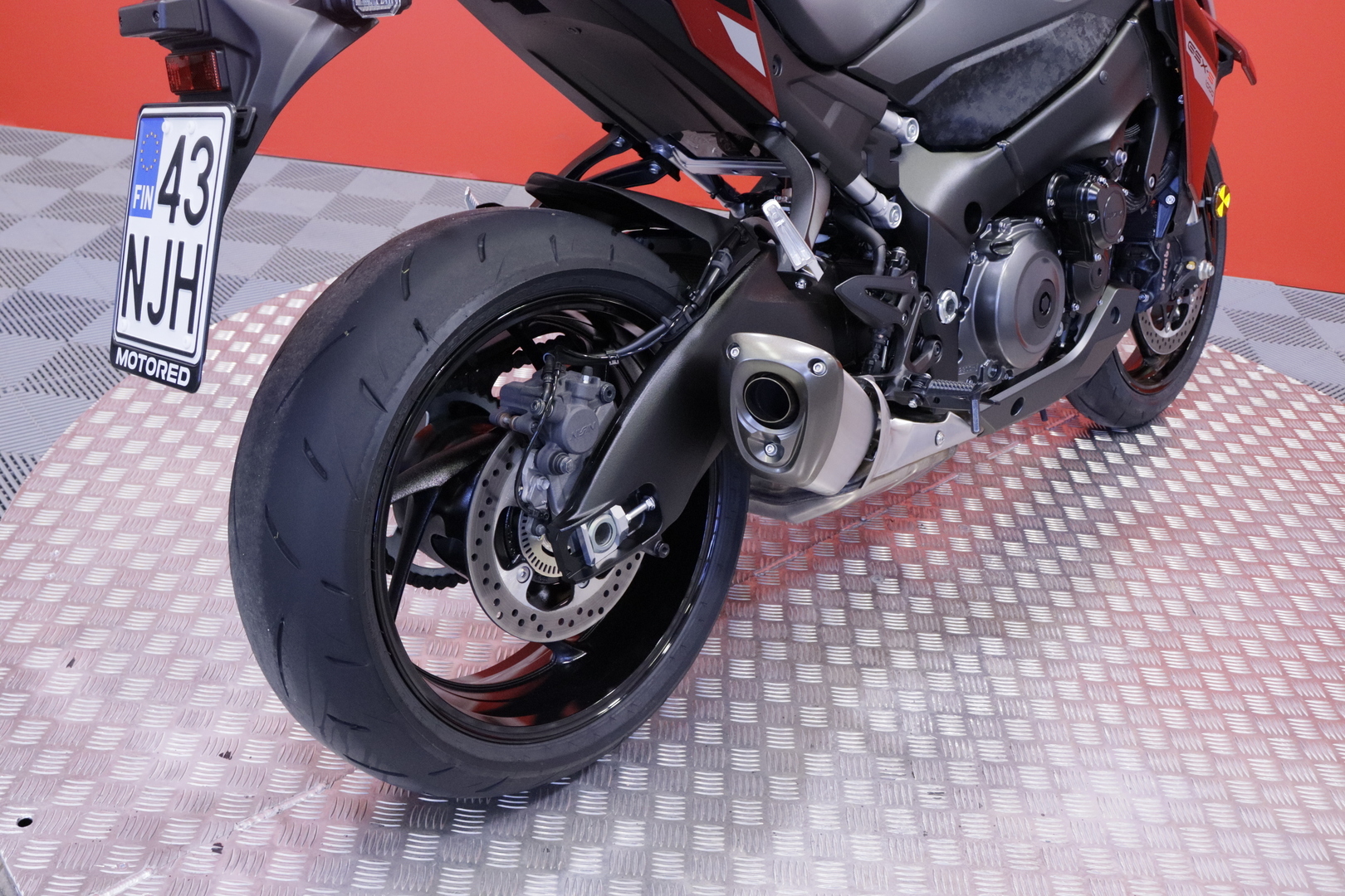 Suzuki - GSX-S - 1000 // Vaihtoehto uudelle / Suomipyörä / Huoltokirja / Alkuperäiskuntoinen // - Moottoripyörä