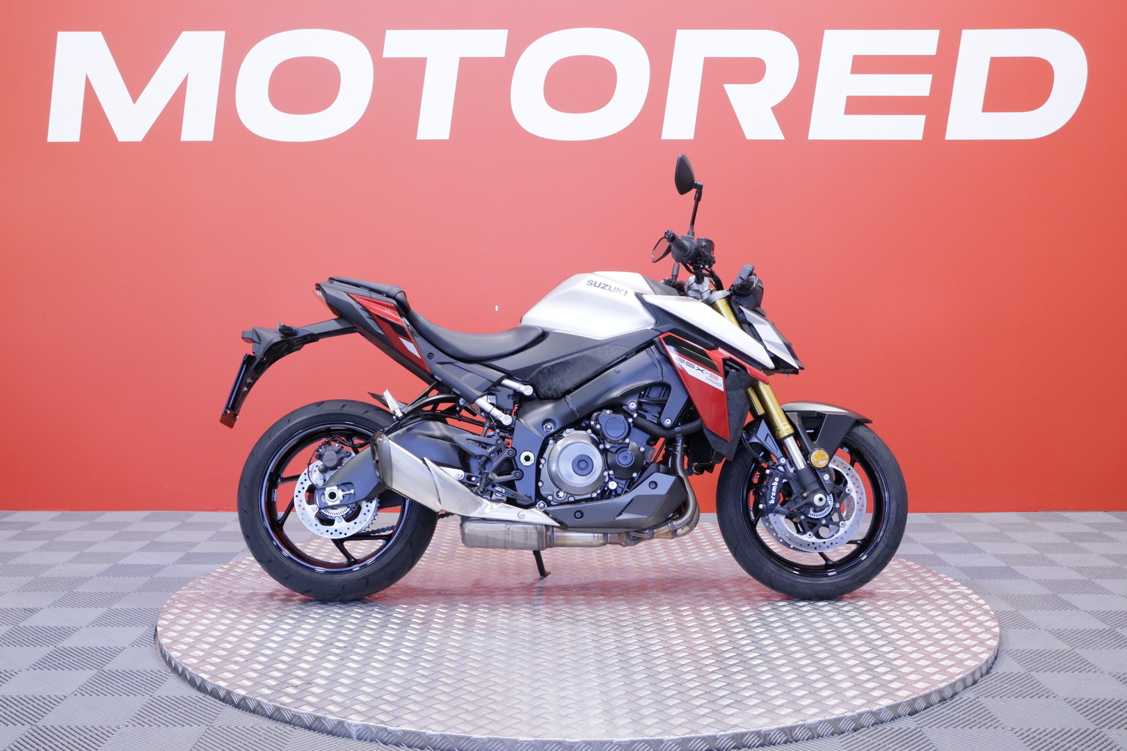 Suzuki - GSX-S - 1000 // Vaihtoehto uudelle / Suomipyörä / Huoltokirja / Alkuperäiskuntoinen // - Moottoripyörä