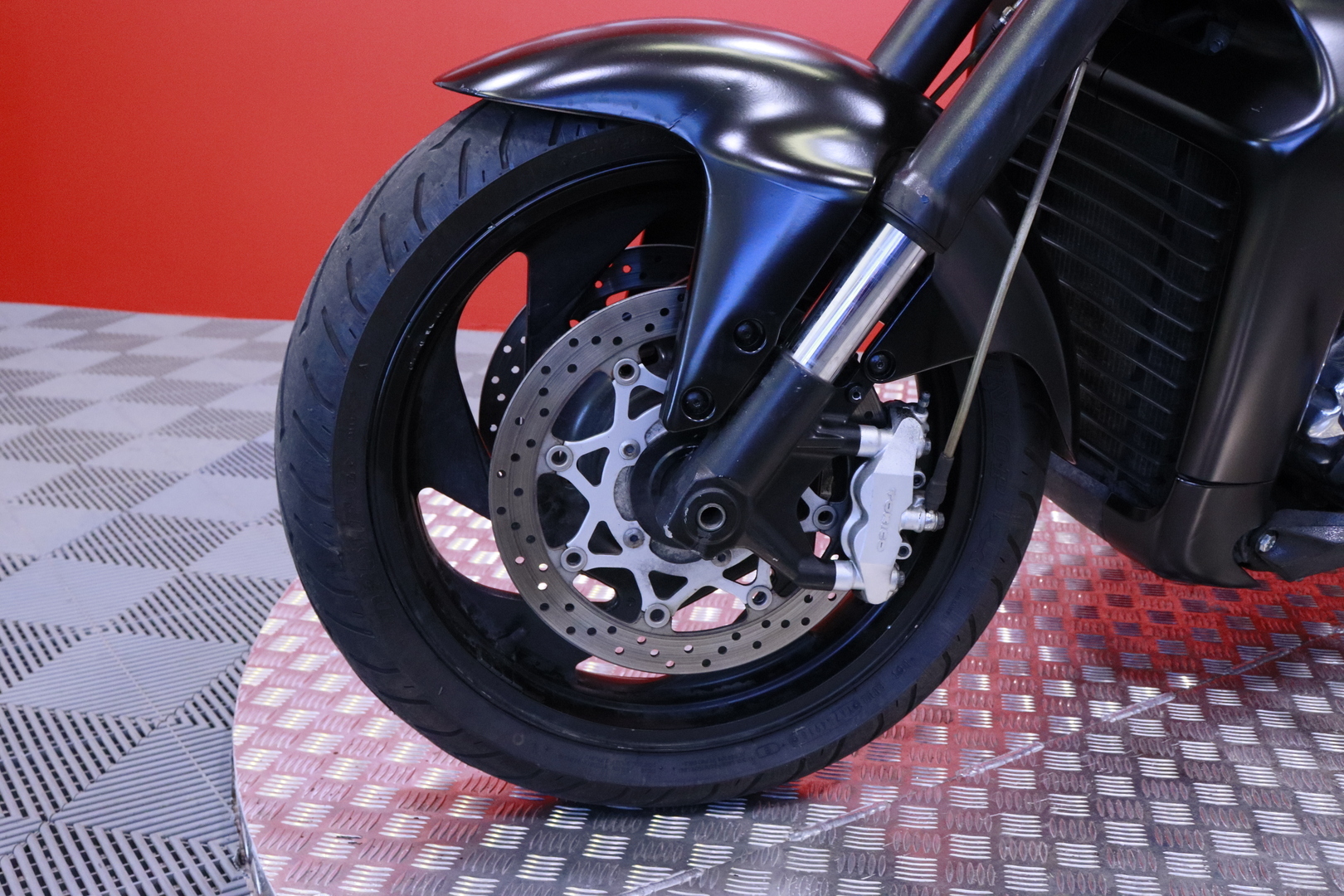 Suzuki - INTRUDER - M1800R // Suomi-pyörä / Led-ajovalot / Led-vilkut / Hyvät renkaat // - Moottoripyörä