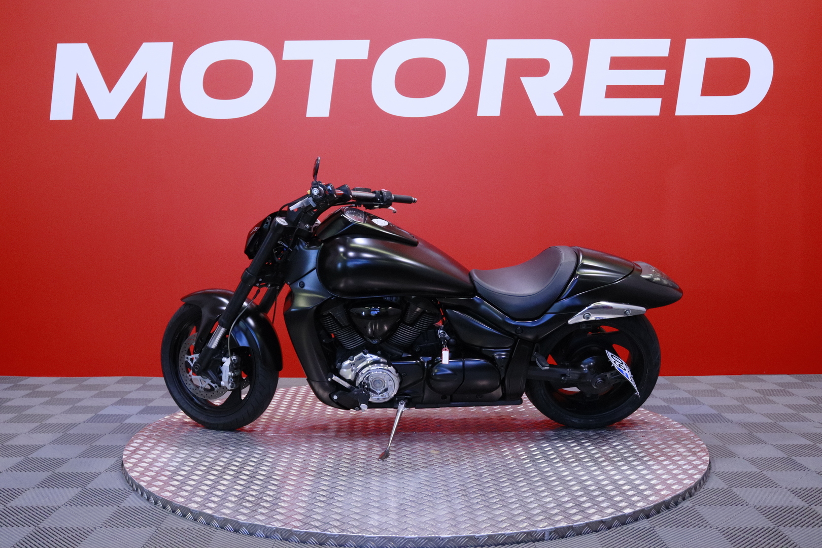 Suzuki - INTRUDER - M1800R // Suomi-pyörä / Led-ajovalot / Led-vilkut / Hyvät renkaat // - Moottoripyörä