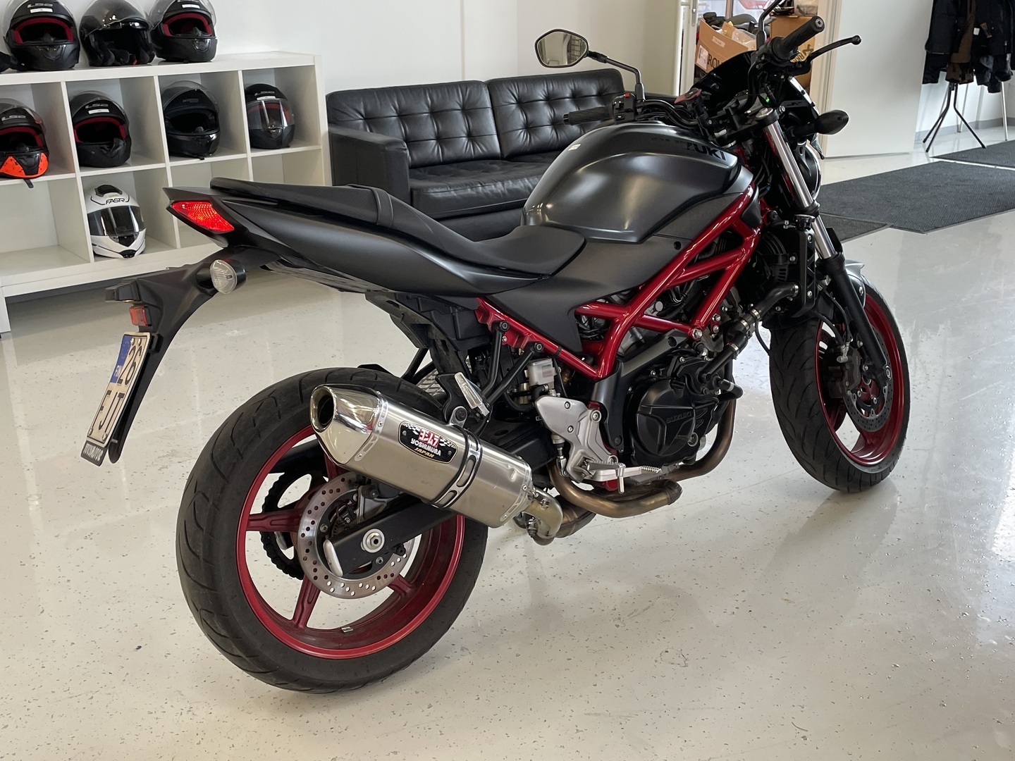 Suzuki - SV - 650 // Juuri saapunut! / Suomi-pyörä / ABS / Yoshimura // - Moottoripyörä