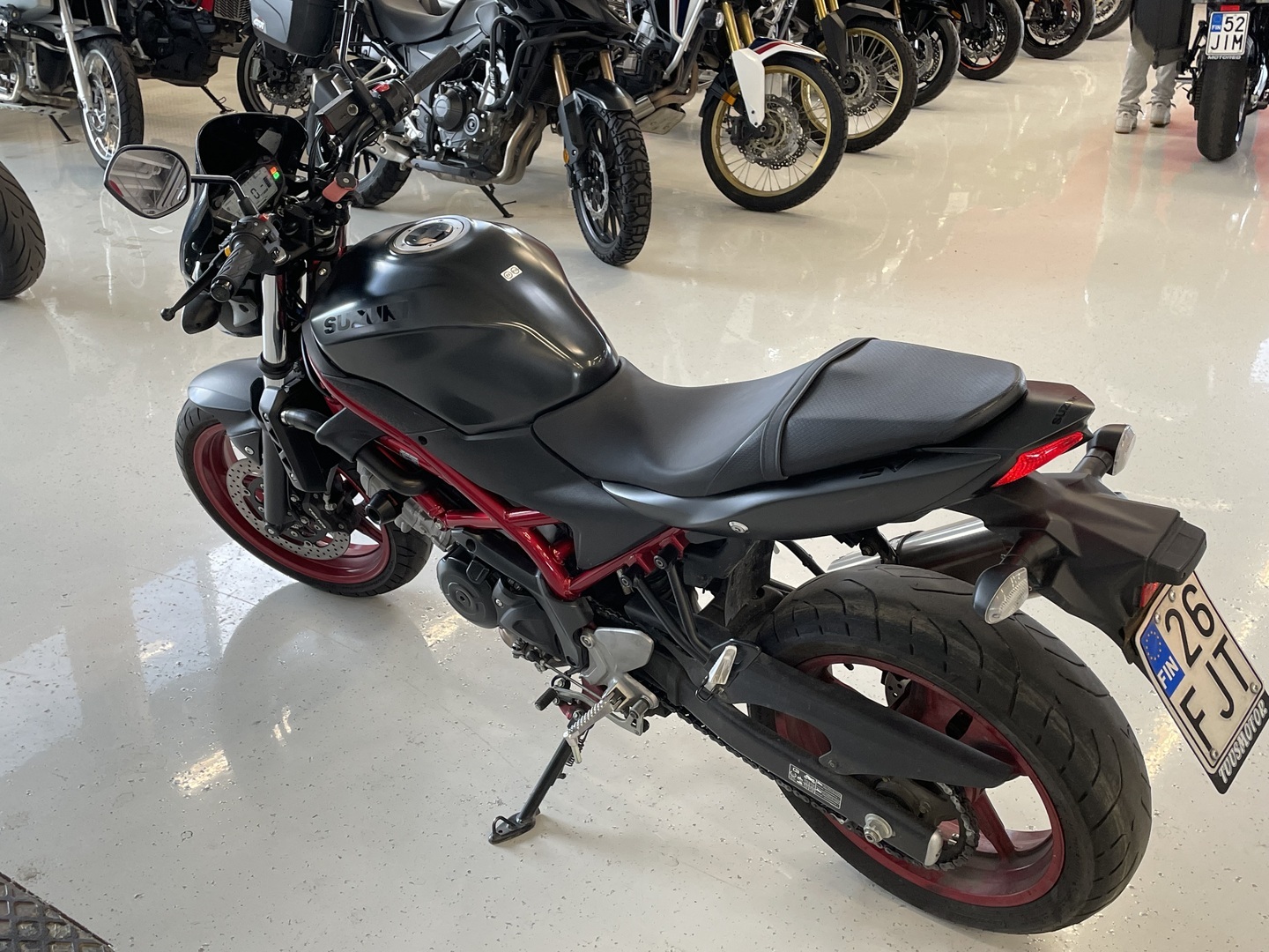 Suzuki - SV - 650 // Juuri saapunut! / Suomi-pyörä / ABS / Yoshimura // - Moottoripyörä