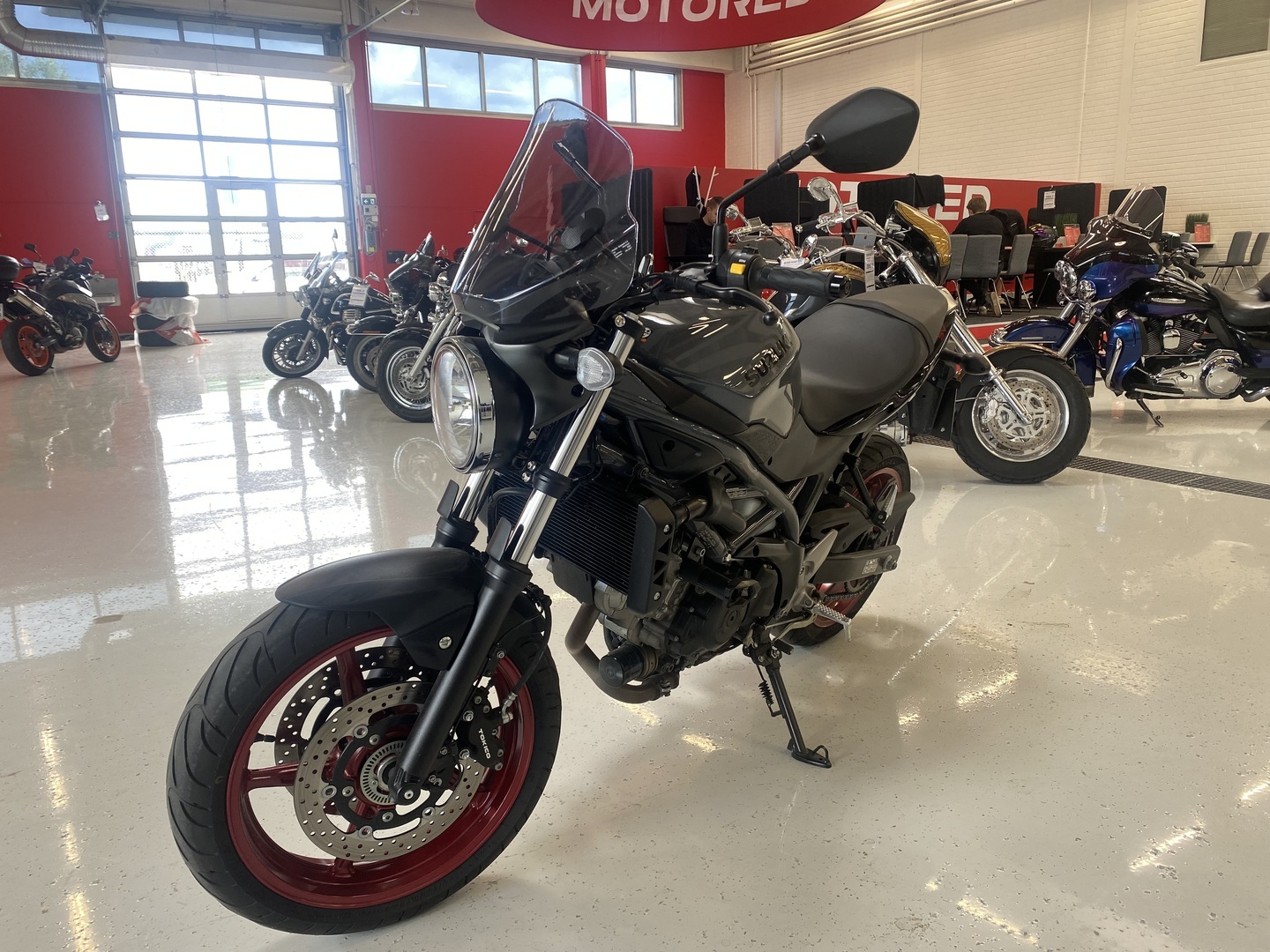 Suzuki - SV - 650 // Huoltokirja / Kaatumatapit / Alkuperäiskuntoinen // - Moottoripyörä