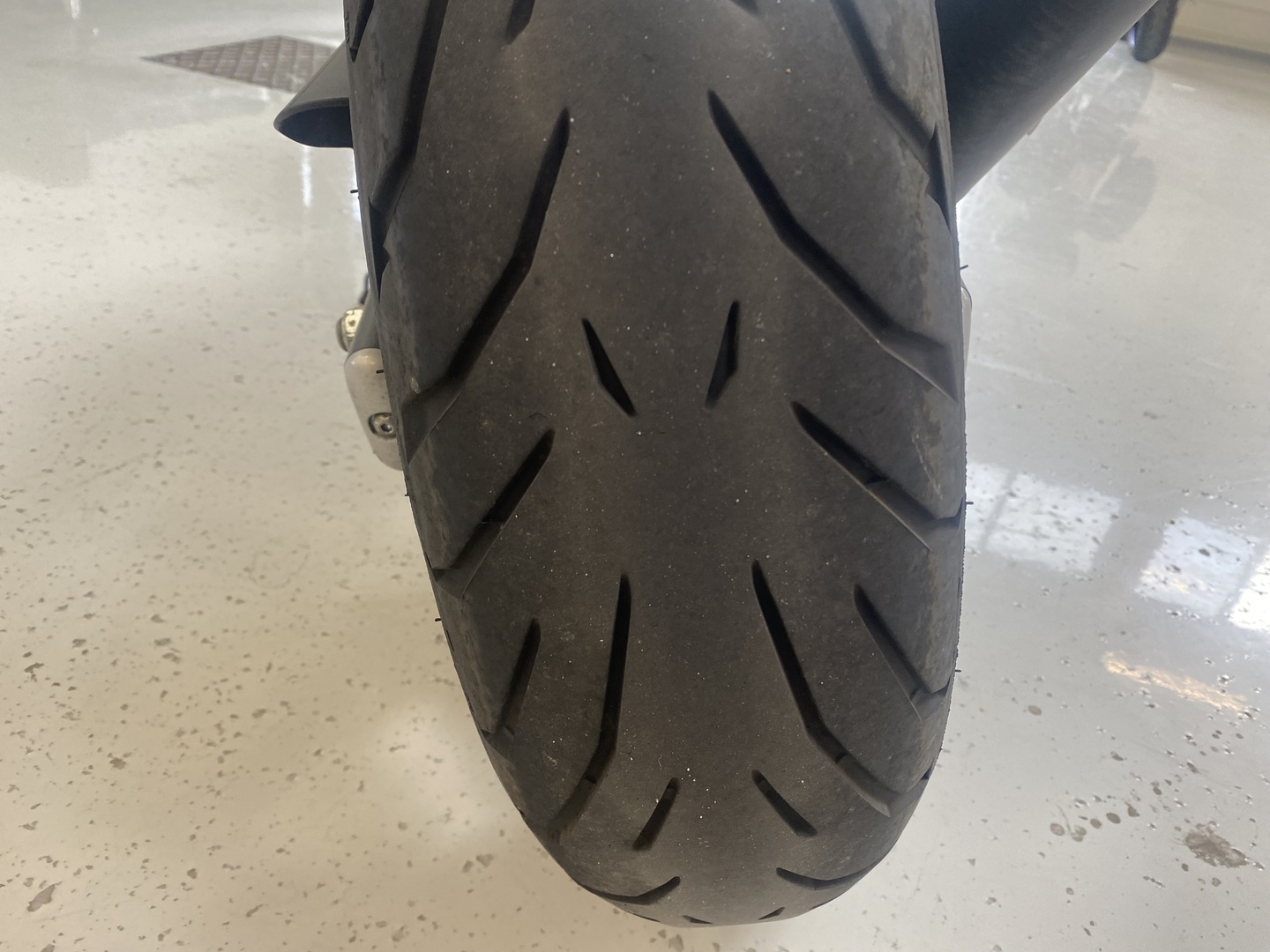 Suzuki - SV - 650 // Huoltokirja / Kaatumatapit / Alkuperäiskuntoinen // - Moottoripyörä