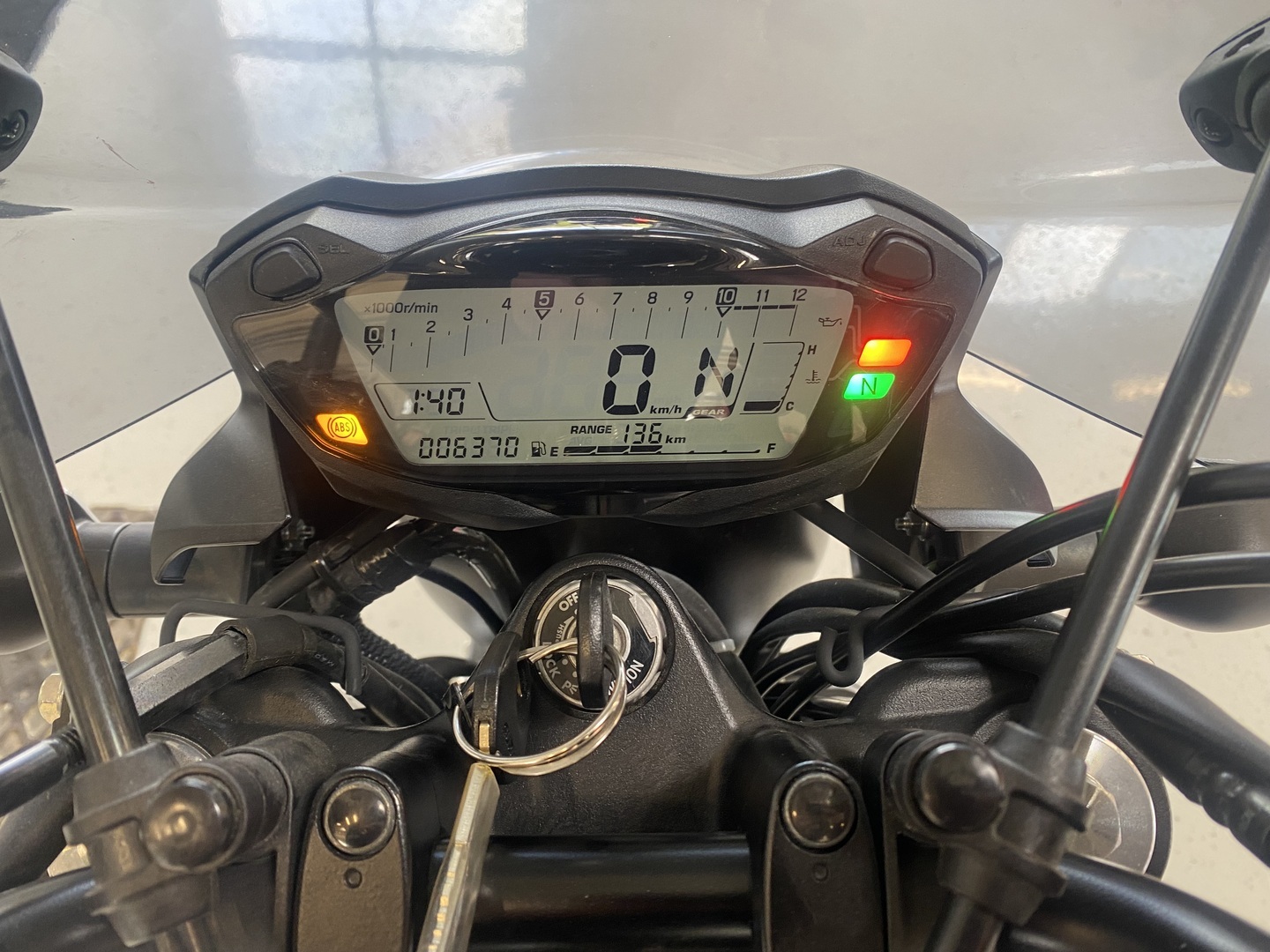Suzuki - SV - 650 // Huoltokirja / Kaatumatapit / Alkuperäiskuntoinen // - Moottoripyörä