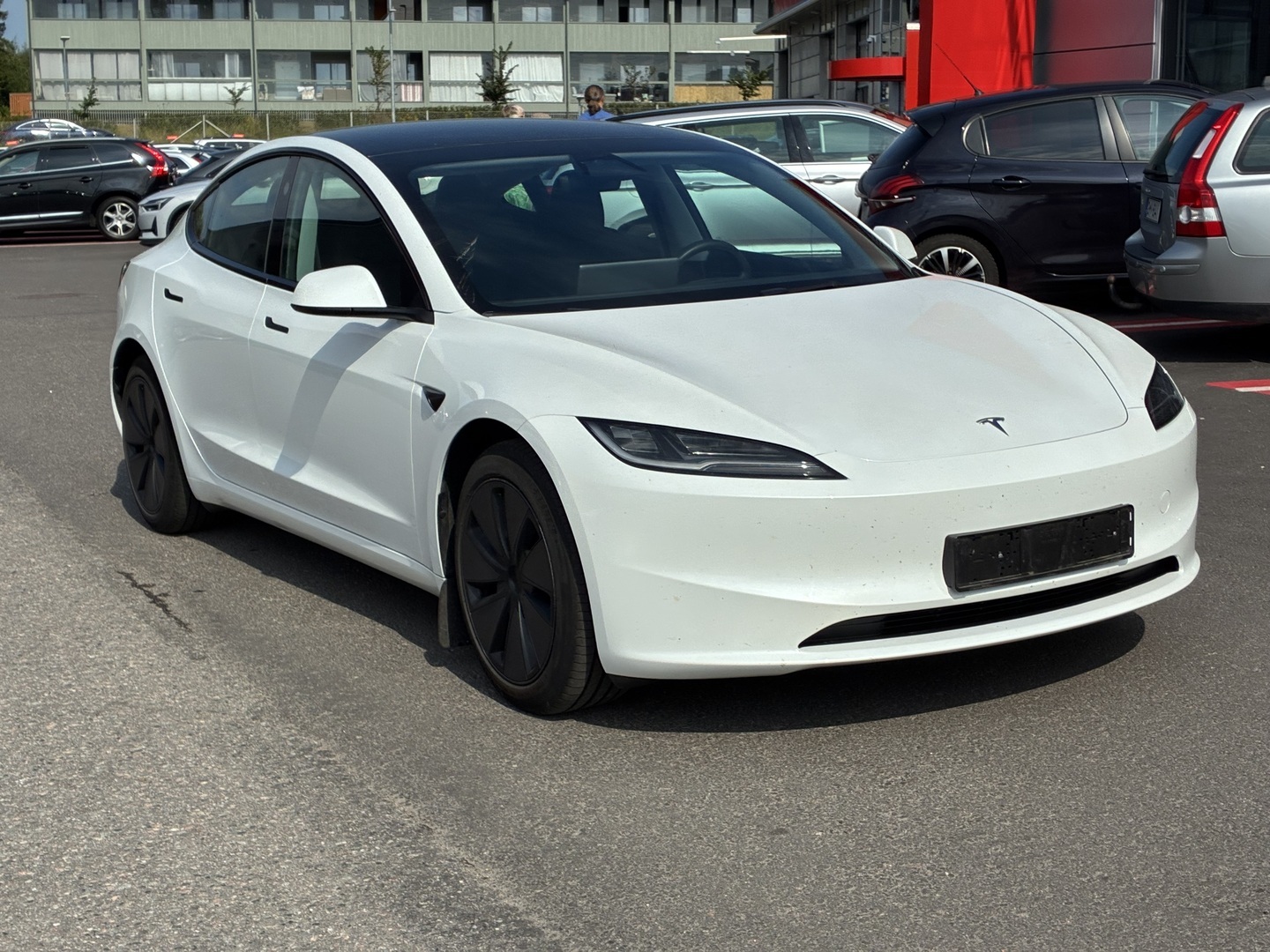Tesla - Model 3 - Long Range AWD Highland / Koukku / AMD Ryzen / Ilmastoidut nahat / Premium Audio / Lasikatto / - Sedan