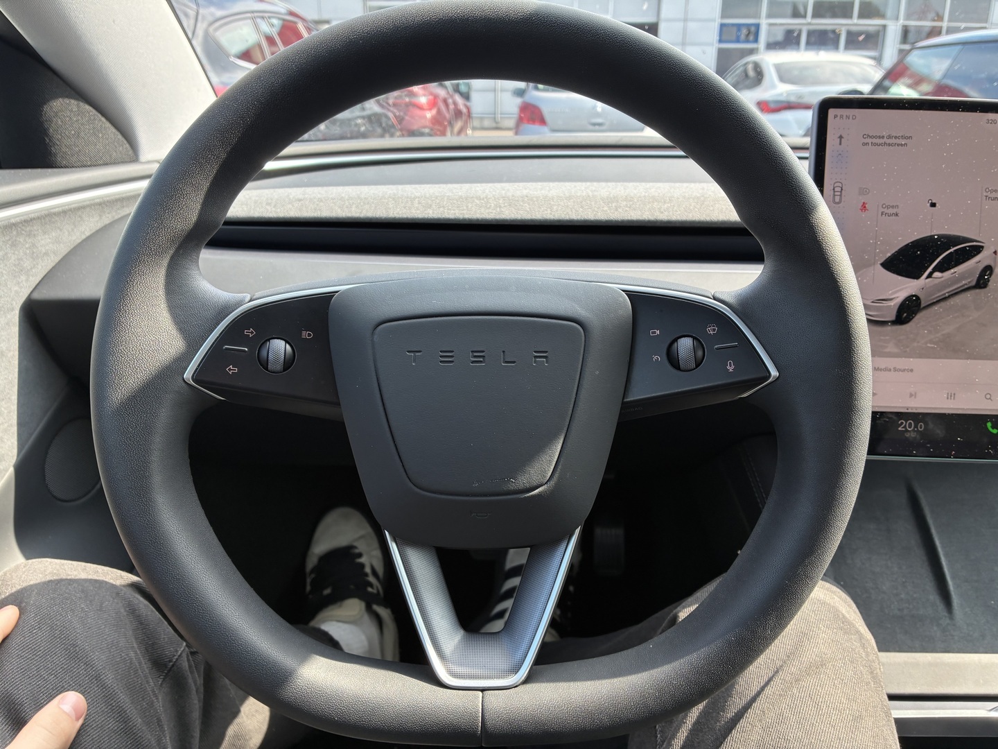 Tesla - Model 3 - Long Range AWD Highland / Koukku / AMD Ryzen / Ilmastoidut nahat / Premium Audio / Lasikatto / - Sedan