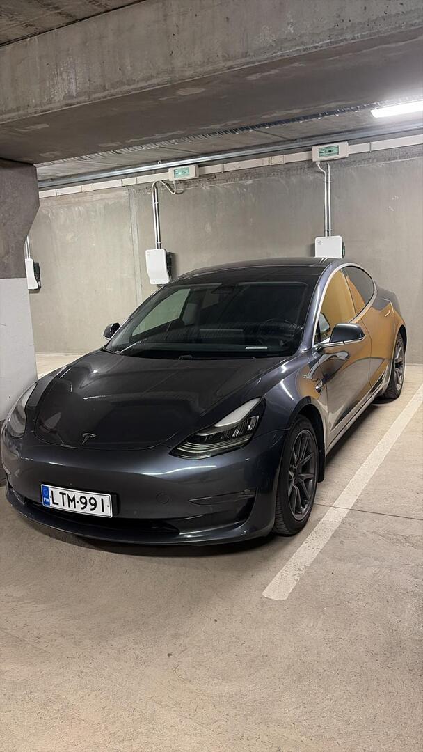 Tesla - Model 3 - Model 3 Sedan Long Range - Sedan