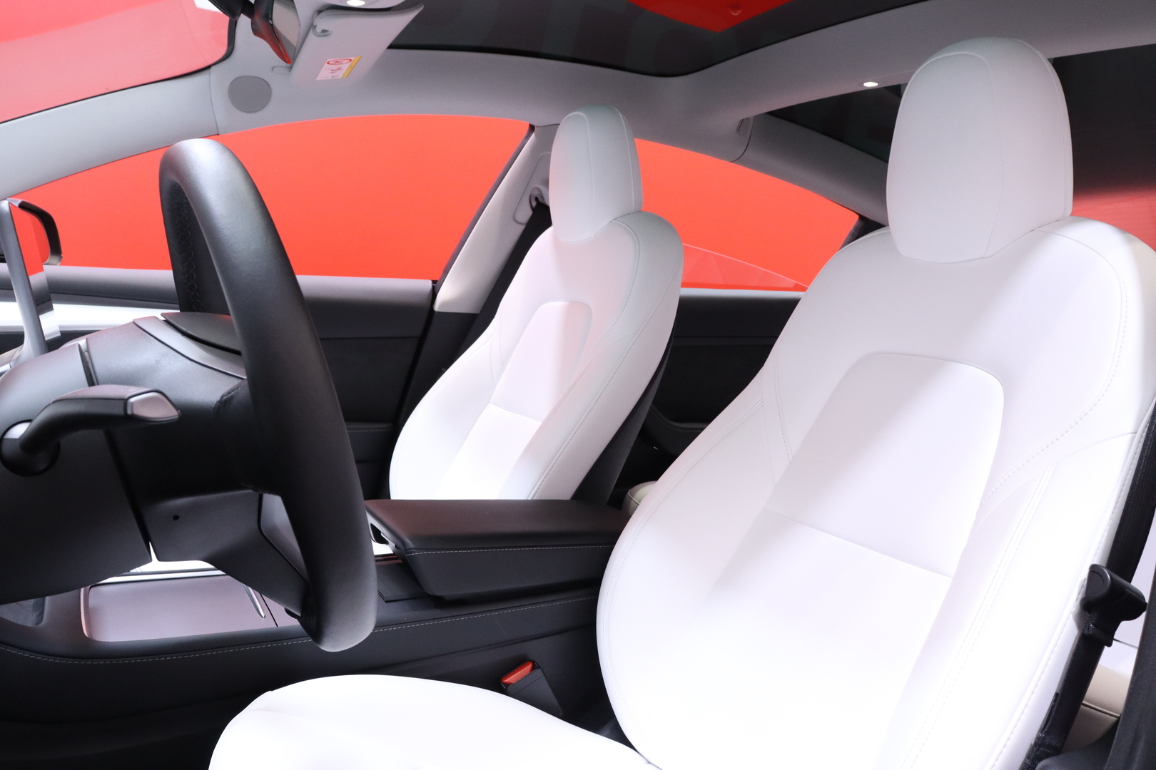 Tesla - Model 3 - Long Range - Sedan