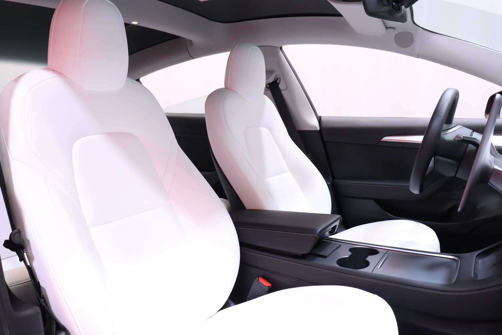 Tesla - Model 3 - Long Range - Sedan