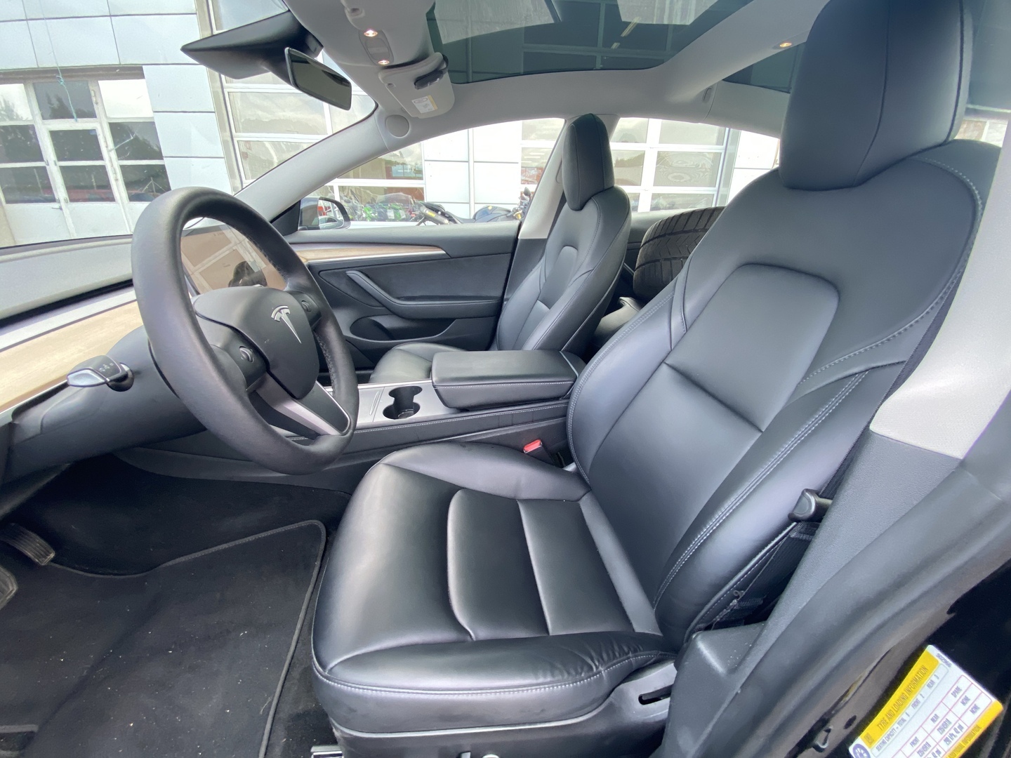 Tesla - Model 3 - Standard Range Plus - Sedan