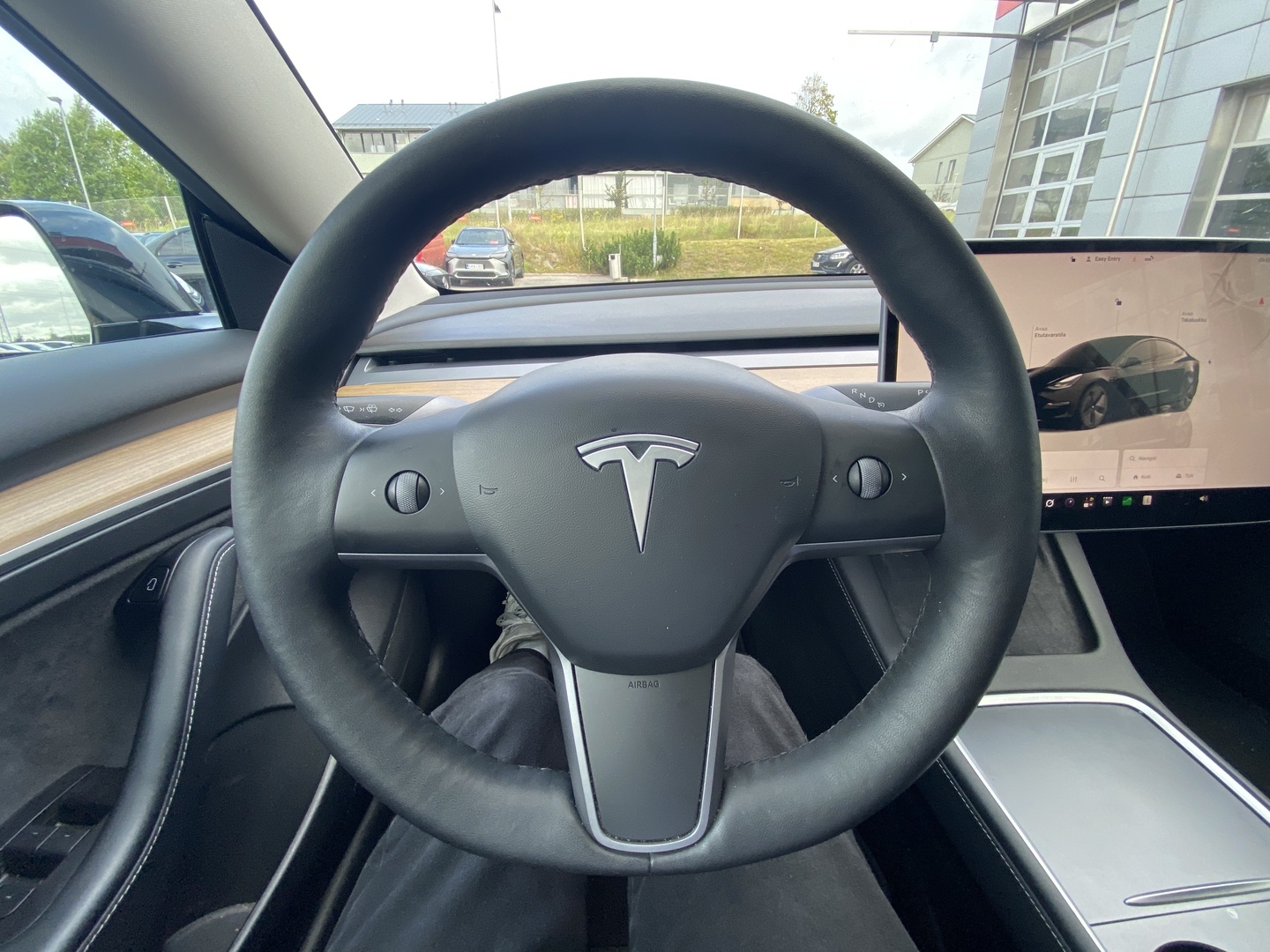 Tesla - Model 3 - Standard Range Plus - Sedan