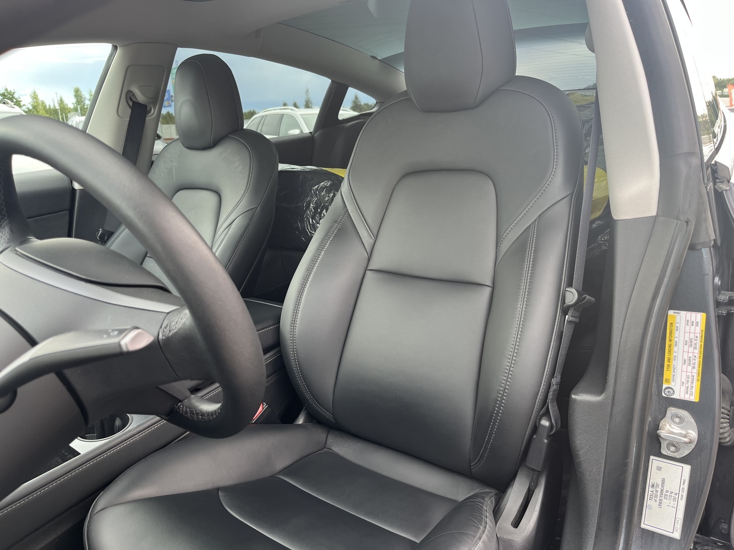 Tesla - Model 3 - Long Range - Sedan