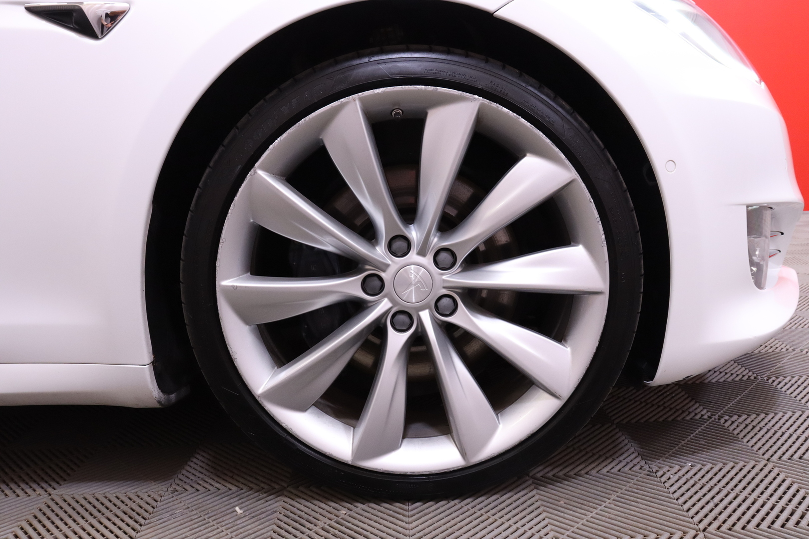 Tesla - Model S - Long Range AWD Raven - Sedan