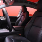 Tesla - Model Y - Performance - Tila-auto