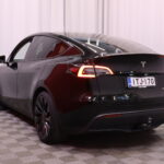 Tesla - Model Y - Performance - Tila-auto