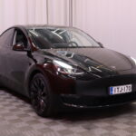Tesla - Model Y - Performance - Tila-auto