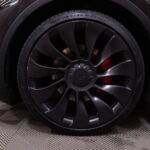 Tesla - Model Y - Performance - Tila-auto