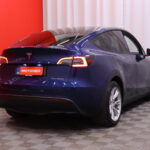 Tesla - Model Y - Long Range Dual Motor AWD / Vetokoukku / 2x renkaat ja vanteet / Autopilot / Lasikatto / Muistipenkki / AMD Ryzen // - Maastoauto