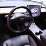 Tesla - Model Y - Long Range Dual Motor AWD / Vetokoukku / 2x renkaat ja vanteet / Autopilot / Lasikatto / Muistipenkki / AMD Ryzen // - Maastoauto