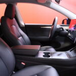 Tesla - Model Y - Long Range Dual Motor AWD / Vetokoukku / 2x renkaat ja vanteet / Autopilot / Lasikatto / Muistipenkki / AMD Ryzen // - Maastoauto