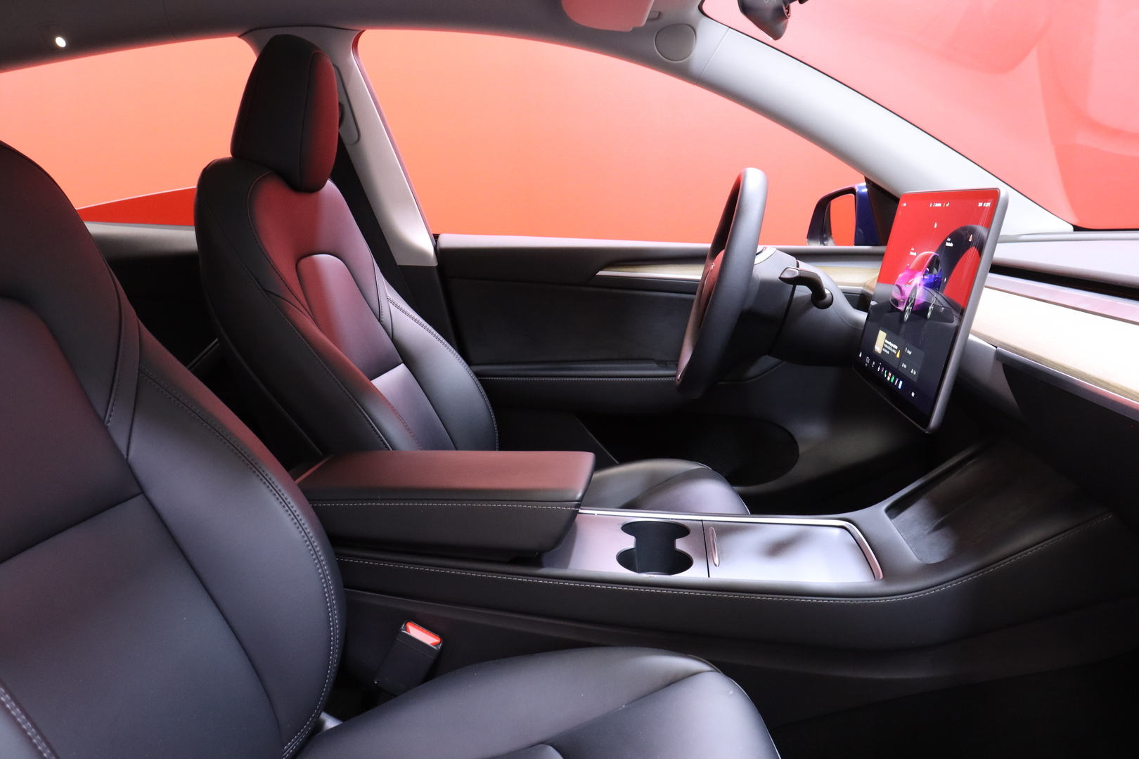 Tesla - Model Y - Long Range Dual Motor AWD / Vetokoukku / 2x renkaat ja vanteet / Autopilot / Lasikatto / Muistipenkki / AMD Ryzen // - Maastoauto
