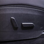 Tesla - Model Y - Long Range Dual Motor AWD / Vetokoukku / 2x renkaat ja vanteet / Autopilot / Lasikatto / Muistipenkki / AMD Ryzen // - Maastoauto