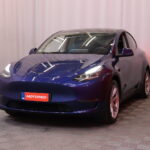 Tesla - Model Y - Long Range Dual Motor AWD / Vetokoukku / 2x renkaat ja vanteet / Autopilot / Lasikatto / Muistipenkki / AMD Ryzen // - Maastoauto