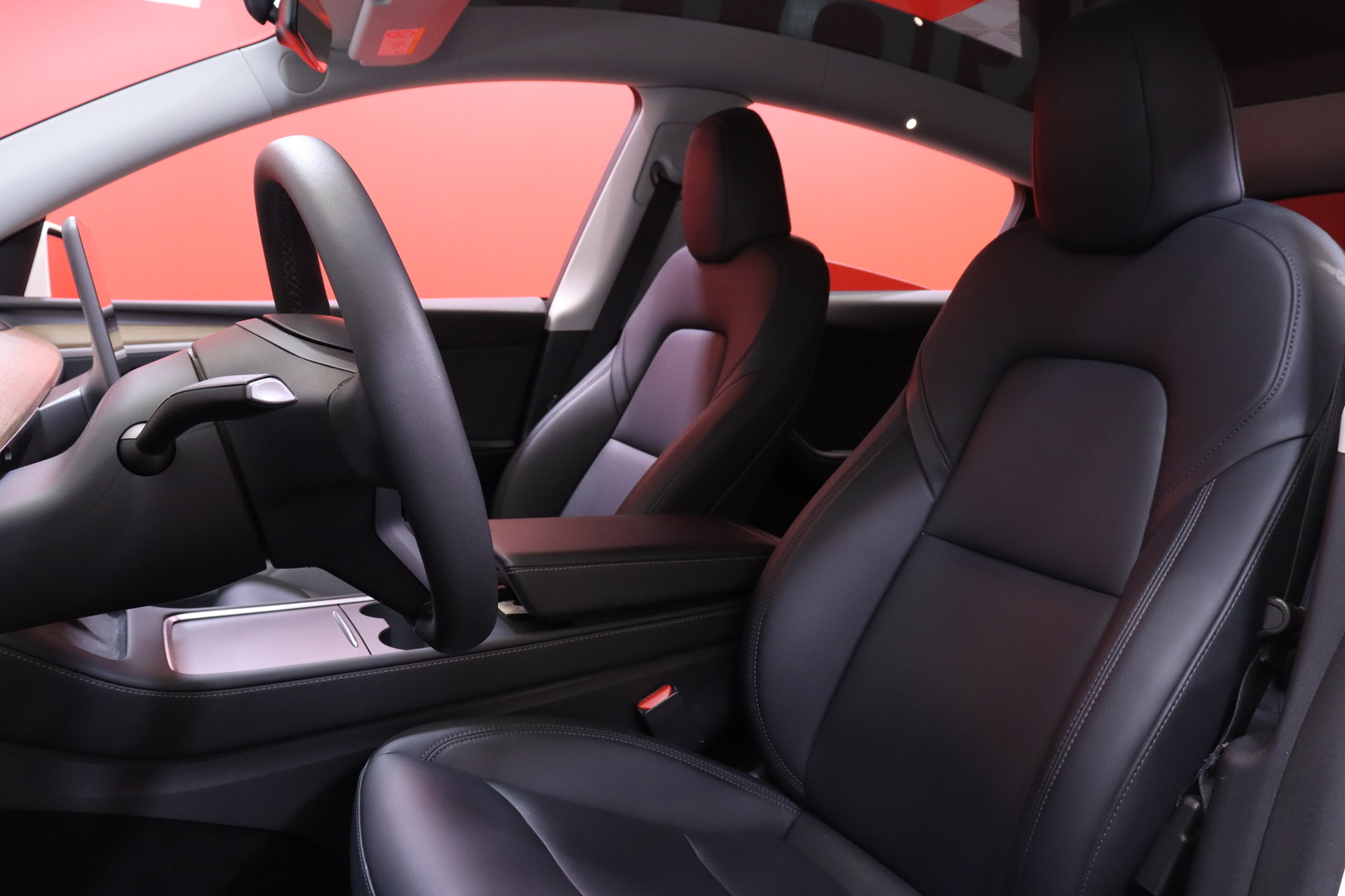 Tesla - Model Y - Long Range - Maastoauto
