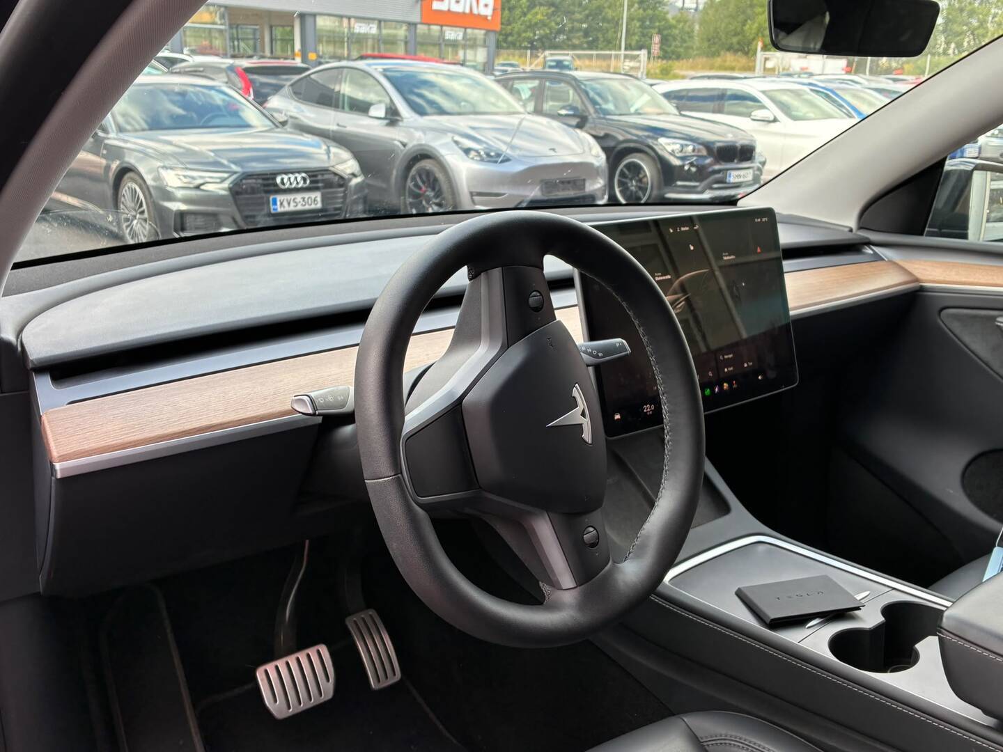 Tesla - Model Y - Performance - Maastoauto