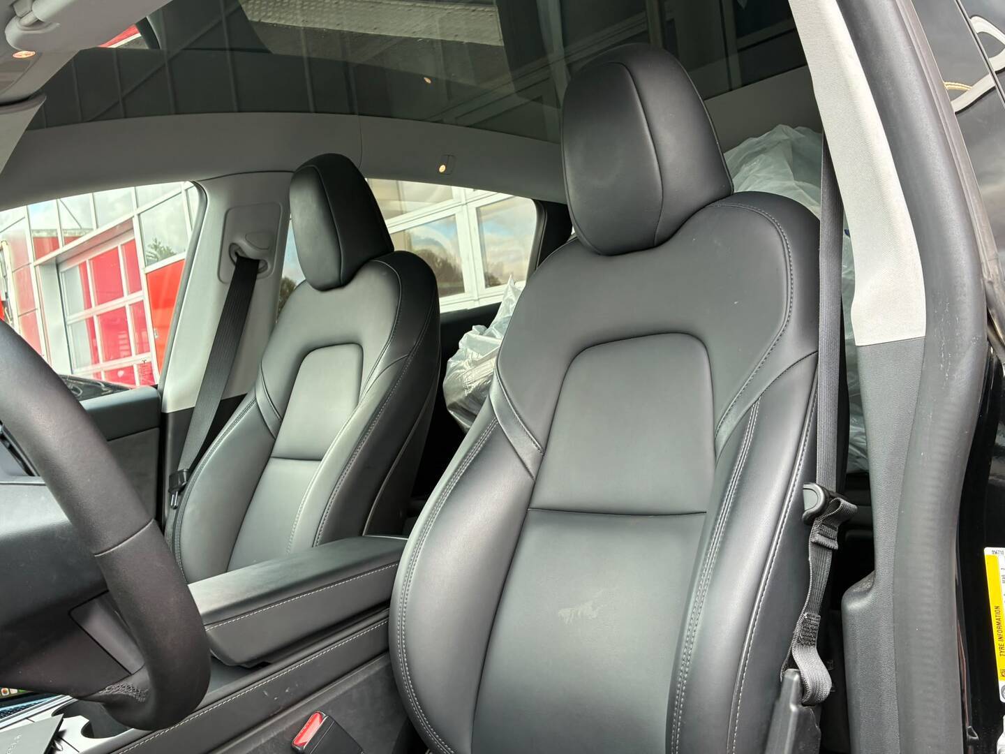 Tesla - Model Y - Performance - Maastoauto