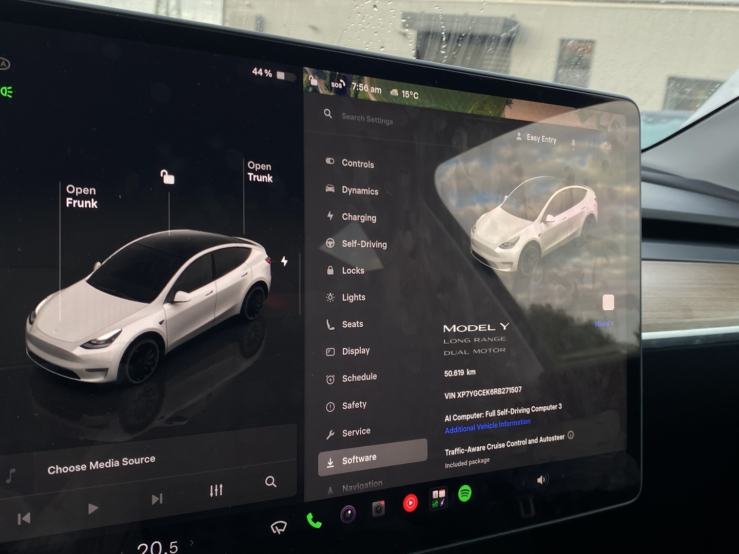 Tesla - Model Y - Long Range - Maastoauto