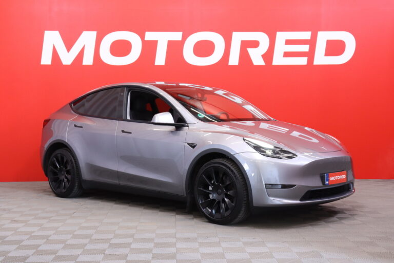 Tesla - Model Y - Long Range - Maastoauto