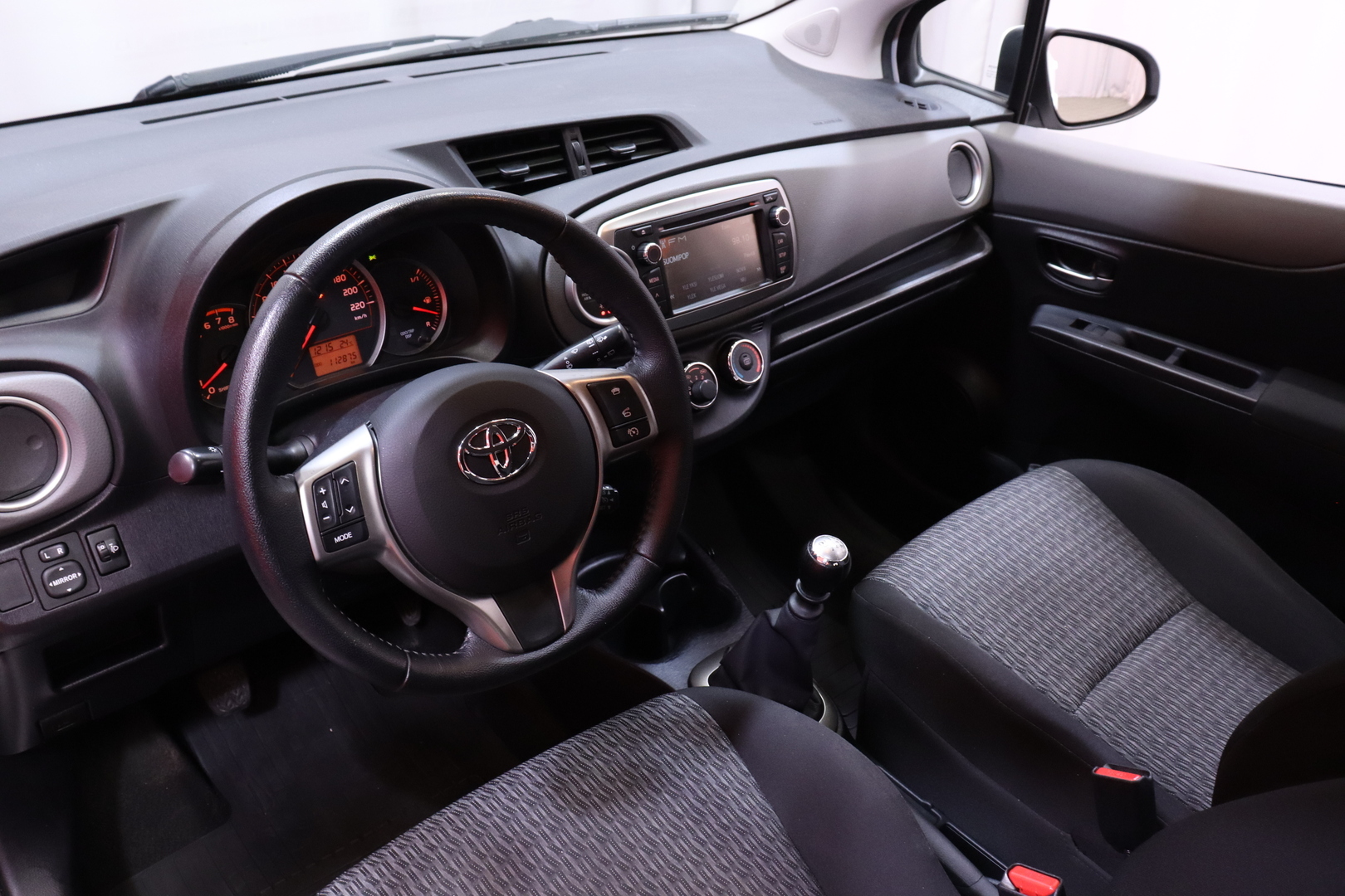 Toyota - Yaris - 1,33 Dual VVT-i Active 5ov - Viistoperä