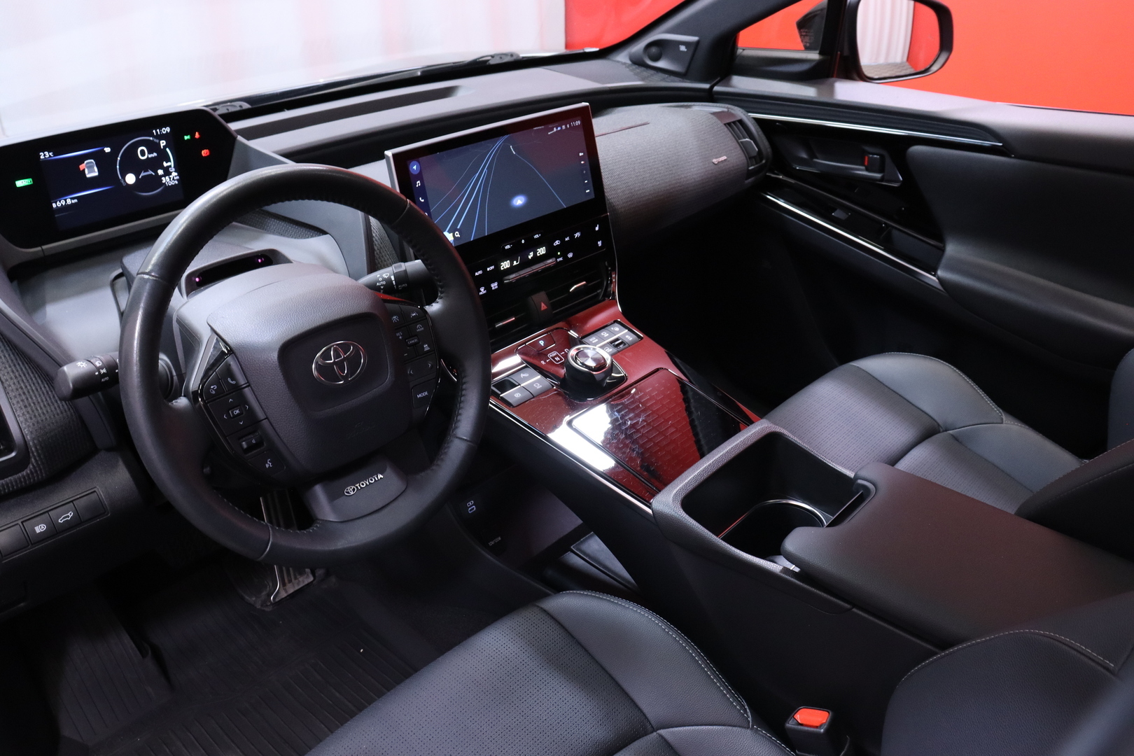 Toyota - bZ4X - Premium AWD // Huippuvarusteet! / JBL / Merkkihuollot / Panorama yms. // - Maastoauto