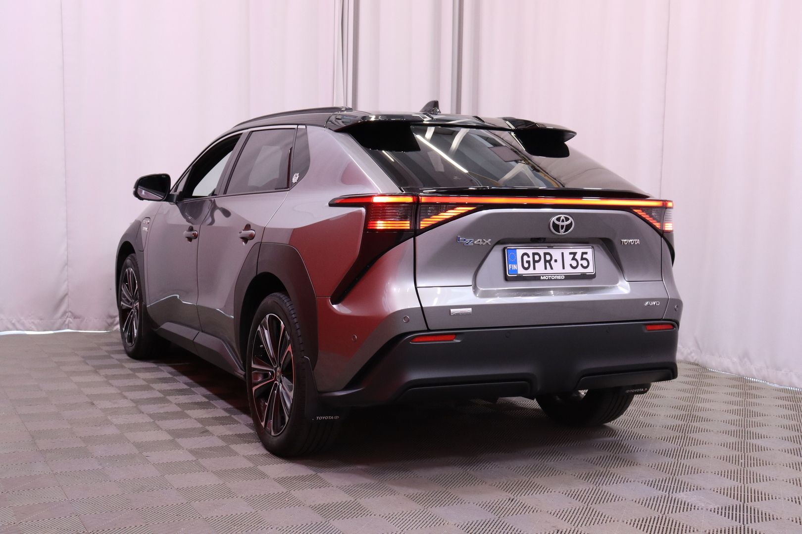Toyota - bZ4X - Premium AWD // Huippuvarusteet! / JBL / Merkkihuollot / Panorama yms. // - Maastoauto