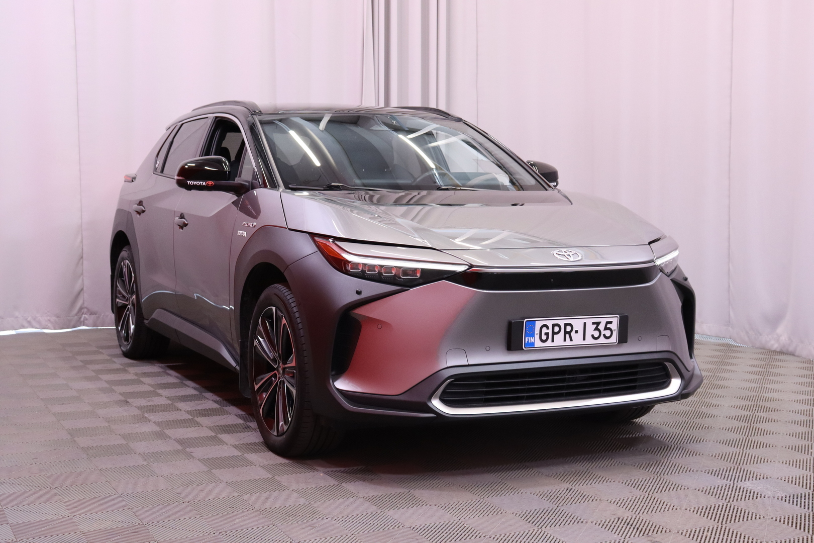 Toyota - bZ4X - Premium AWD // Huippuvarusteet! / JBL / Merkkihuollot / Panorama yms. // - Maastoauto