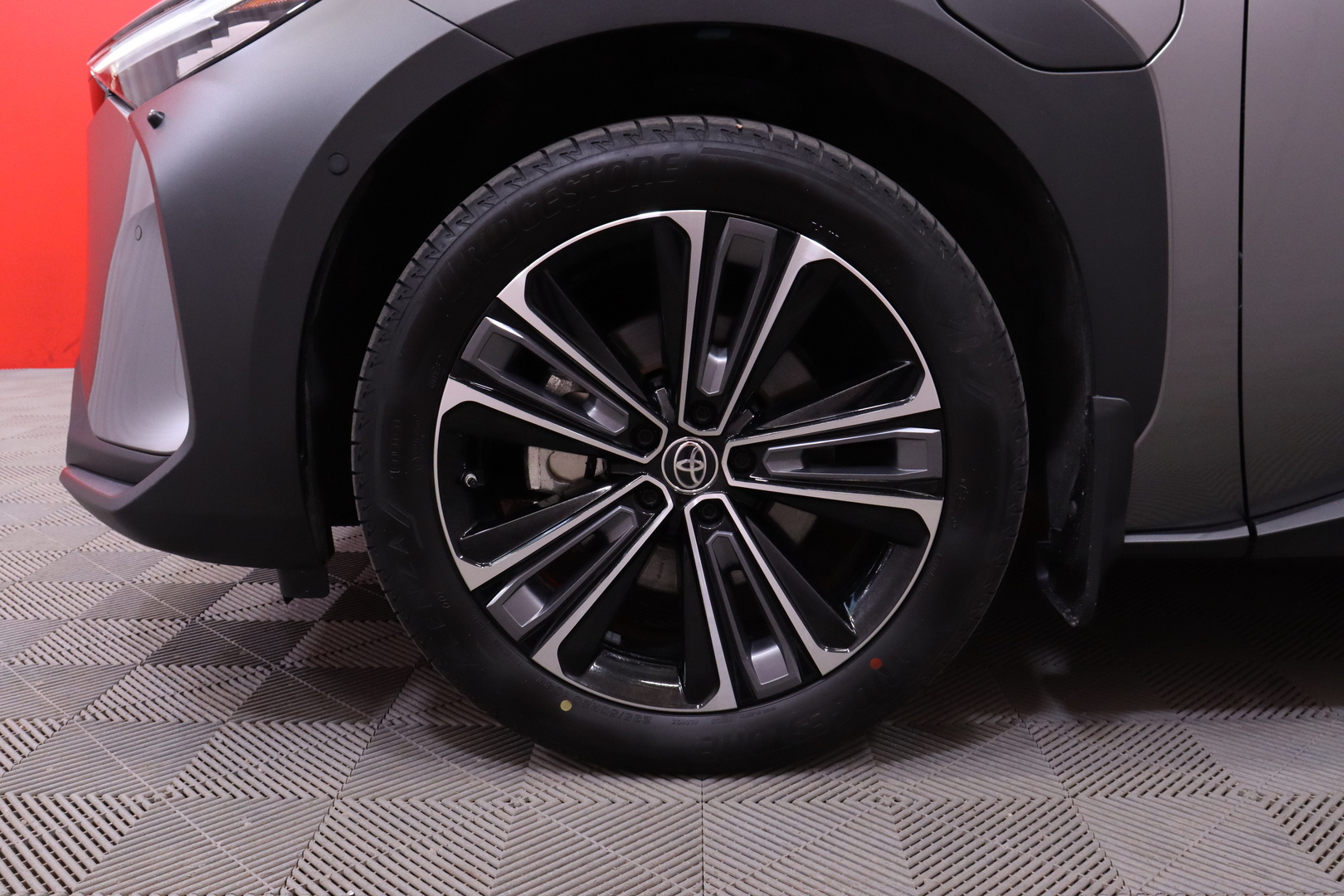 Toyota - bZ4X - Premium AWD // Huippuvarusteet! / JBL / Merkkihuollot / Panorama yms. // - Maastoauto