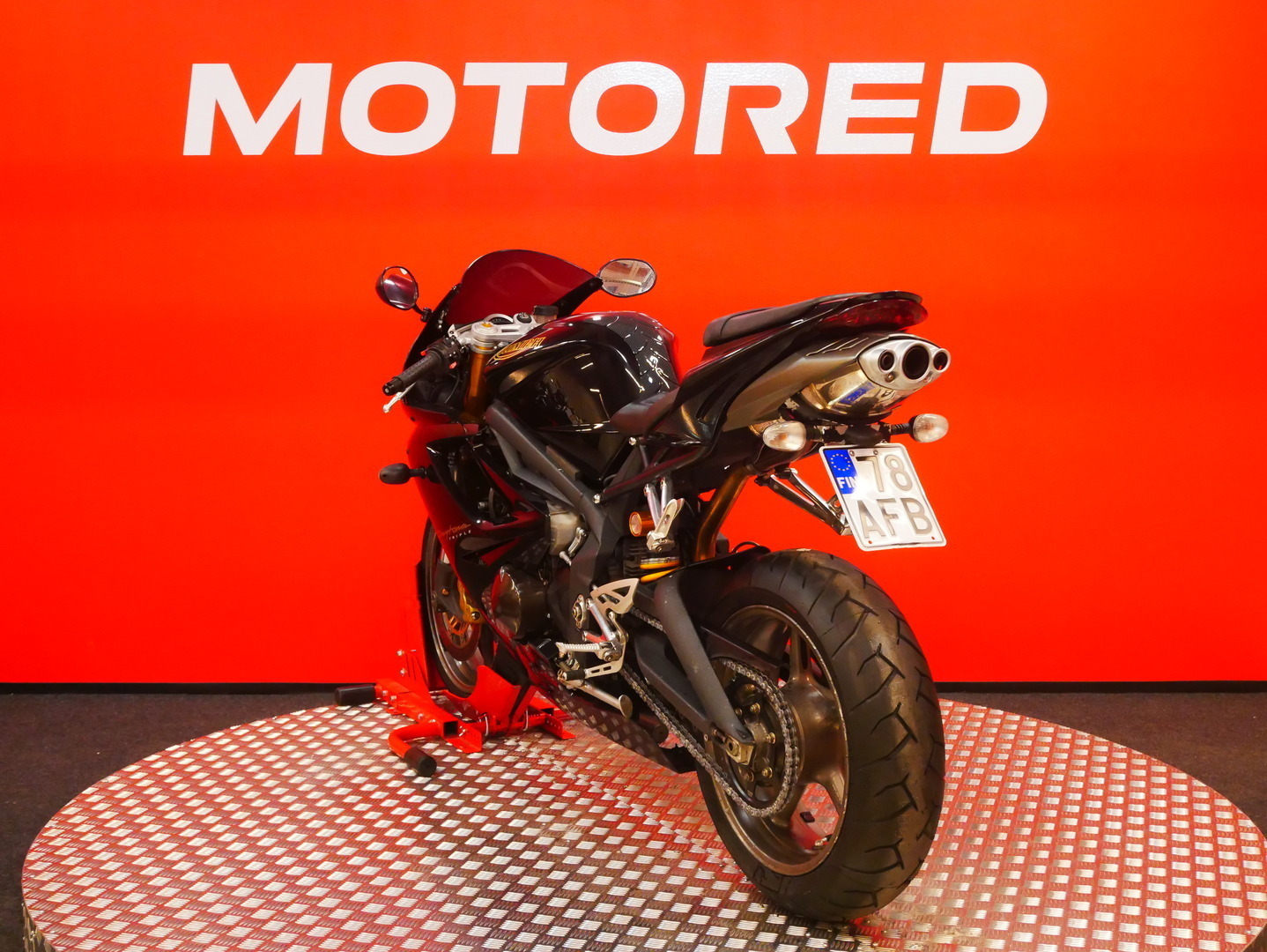 Triumph - Daytona - 675 // Juuri saapunut / Led-takavalo / Suomi-pyörä // - Moottoripyörä