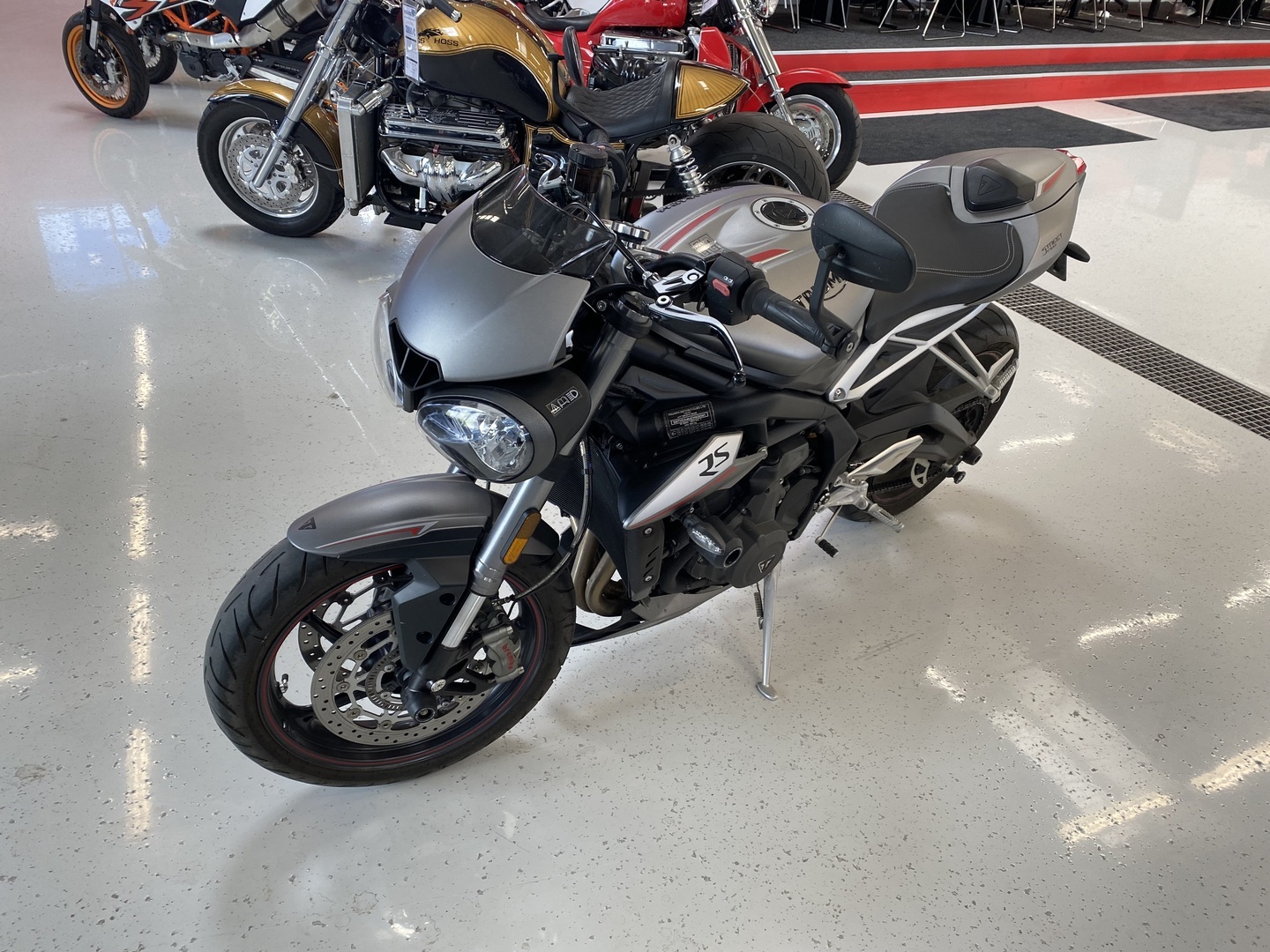 Triumph - STREET TRIPLE - 765 RS // Juuri saapunut! / Suomi-pyörä / Shifter / TC // - Moottoripyörä