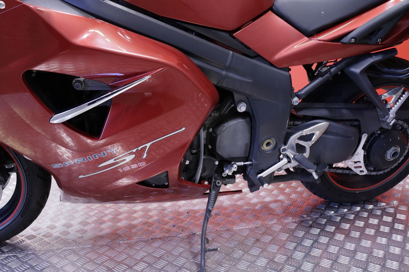 Triumph - Sprint - ST // Huoltokirja / 3x Laukut / Suomi-Pyörä / ABS // - Moottoripyörä