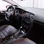 Volkswagen - Golf - Variant Highline 1,6 TDI 77 kW (105 hv) BlueMotion Technology DSG-automaatti - Farmari