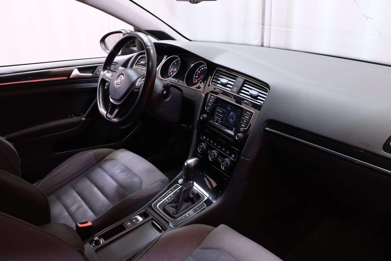 Volkswagen - Golf - Variant Highline 1,6 TDI 77 kW (105 hv) BlueMotion Technology DSG-automaatti - Farmari