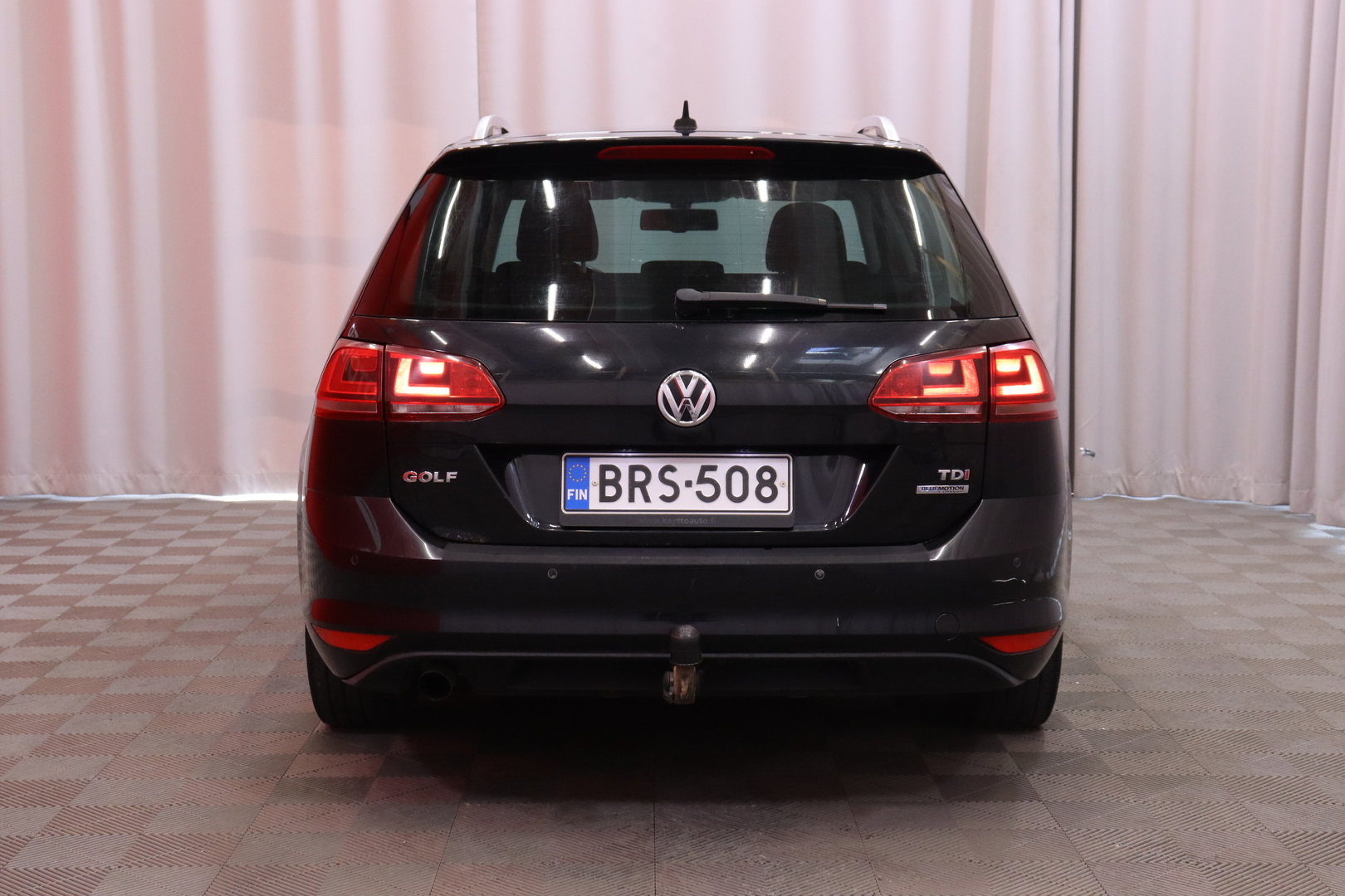 Volkswagen - Golf - Variant Highline 1,6 TDI 77 kW (105 hv) BlueMotion Technology DSG-automaatti - Farmari