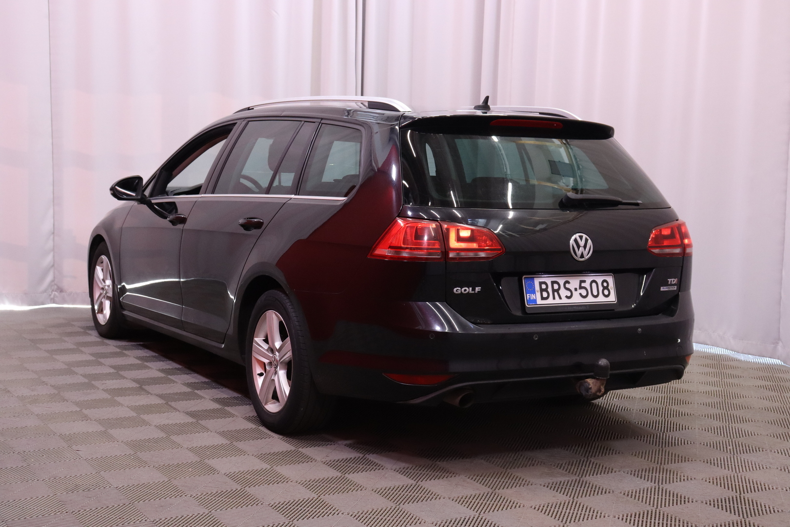 Volkswagen - Golf - Variant Highline 1,6 TDI 77 kW (105 hv) BlueMotion Technology DSG-automaatti - Farmari