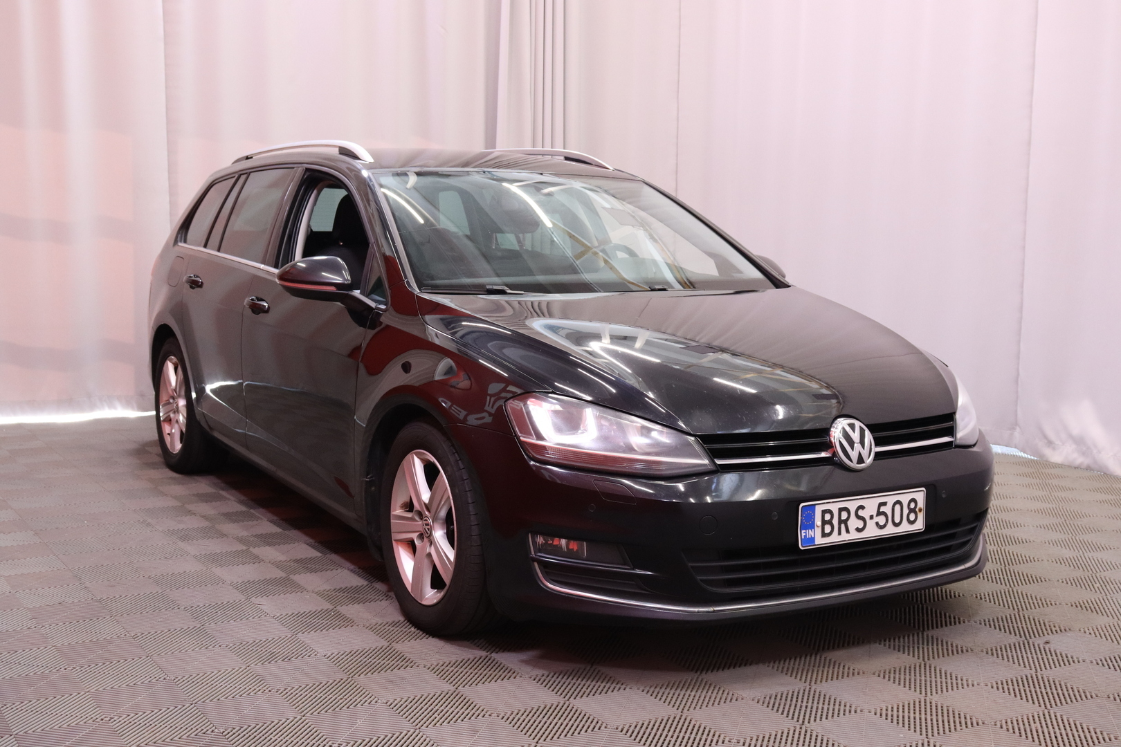 Volkswagen - Golf - Variant Highline 1,6 TDI 77 kW (105 hv) BlueMotion Technology DSG-automaatti - Farmari