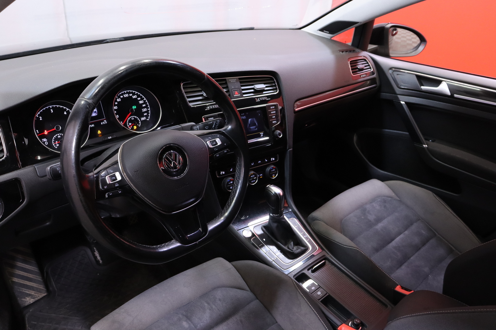 Volkswagen - Golf - Variant Highline 1,6 TDI 77 kW (105 hv) BlueMotion Technology DSG-automaatti - Farmari