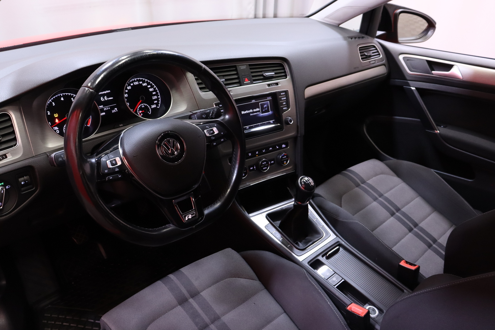 Volkswagen - Golf - R-line 1,2 TSI 77 kW (105 hv) BlueMotion Technology - Farmari